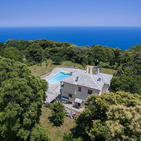 Luxury Villa With Pool In ซาการาดา ภายนอก รูปภาพ