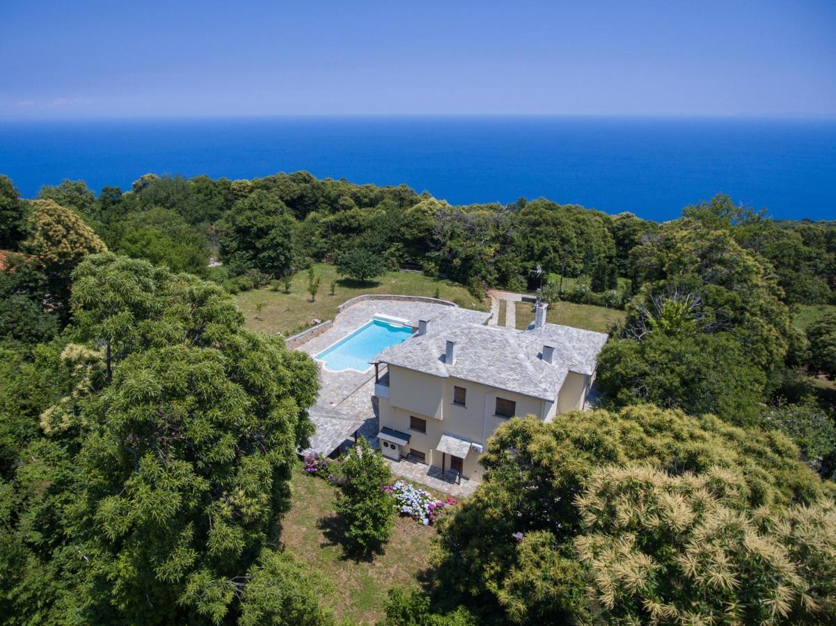 Luxury Villa With Pool In ซาการาดา ภายนอก รูปภาพ